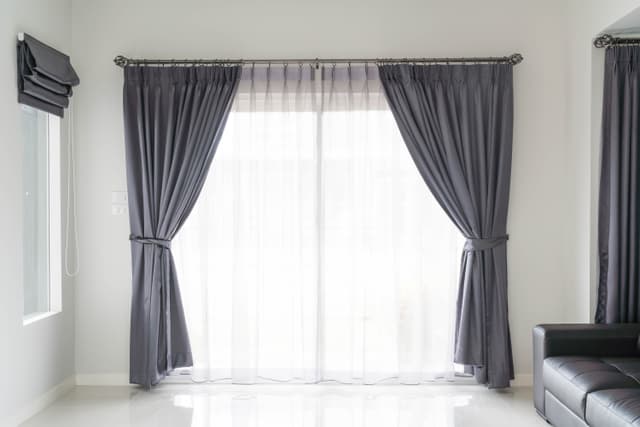 Cortinas R$ 200